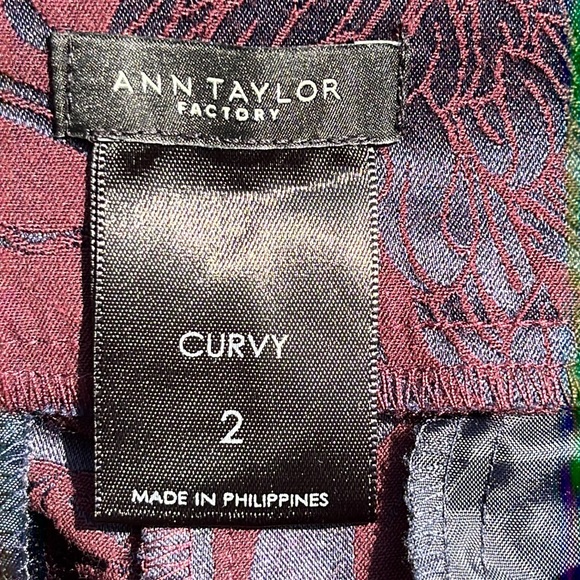 Unworn Ann Taylor cropped pants 2-8 - Picture 5 of 8